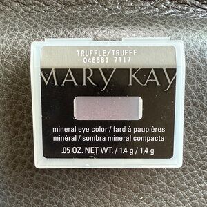 Mary Kay Truffle Mineral Eye Shadow